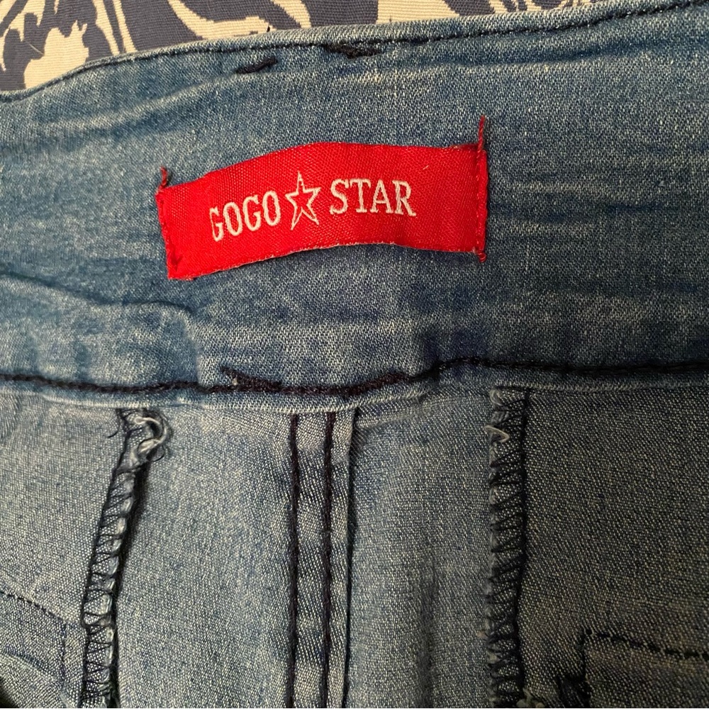 NWOT GoGo Star blue jean colored faded wash bermuda stretch shorts size 11 - Picture 6 of 6